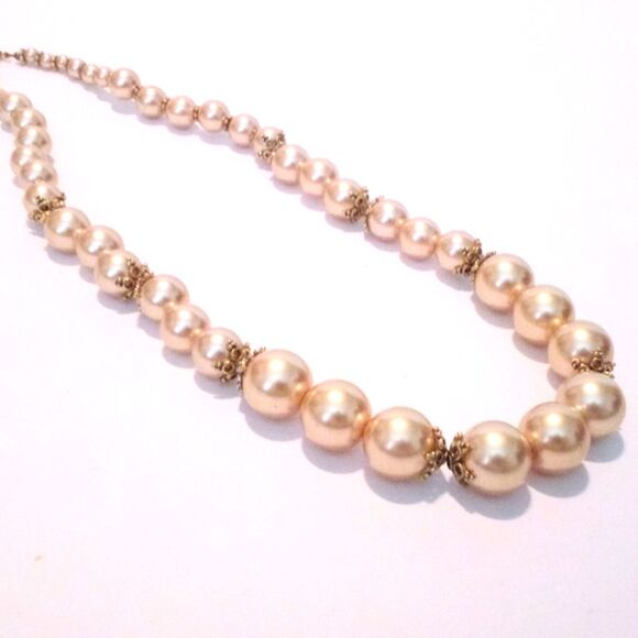 Vintage Chunky Gold Accented Graduated Champagne Colored Faux Pearl Necklace - Picture 4 of 6